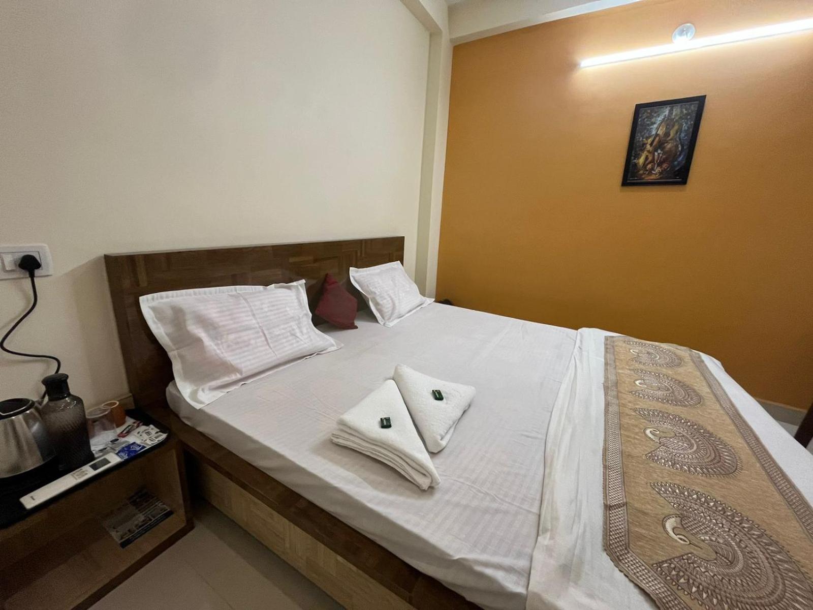Hotel Shivashray Luxury Stays & Inn Ujjain Δωμάτιο φωτογραφία